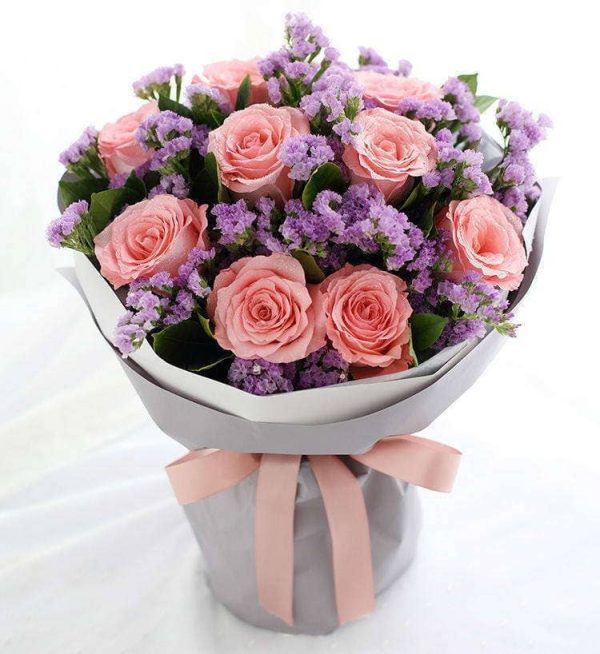 Sắc Hoa - Bó Hoa Hồng Màu Hồng Mix Hoa Tím